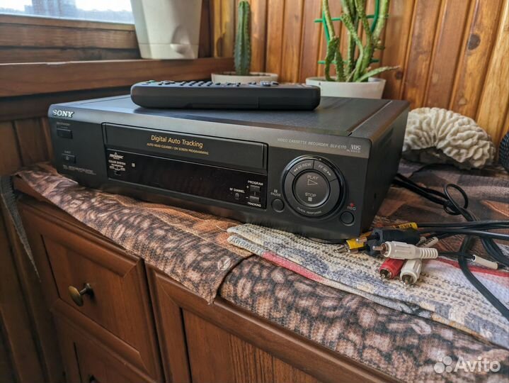 Видеомагнитофон Sony SLV-E170EE для кассет
