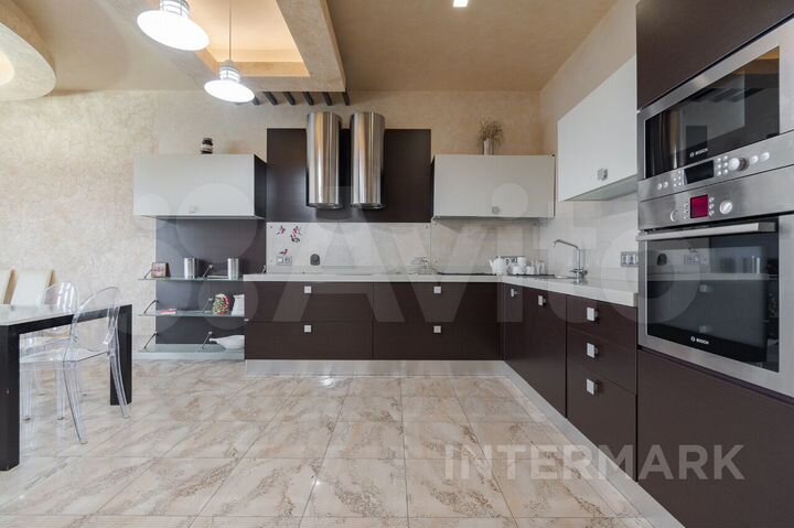 4-к. квартира, 183 м², 4/6 эт.