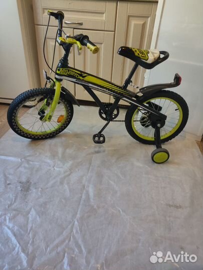 Продается детский велосипед Hot Wheels 16