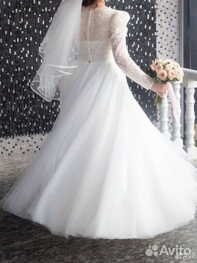 Свадебное платье