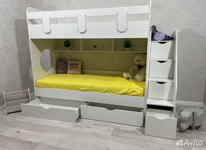 Двухъярусная кровать детская