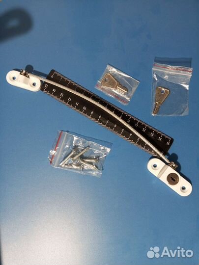 Детский замок на окна, блокиратор