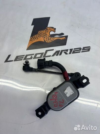 Датчик уровня кузова передний левый Toyota Celsior