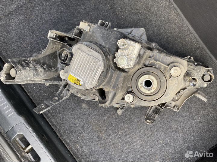 Фара Toyota camry 50 ксенон