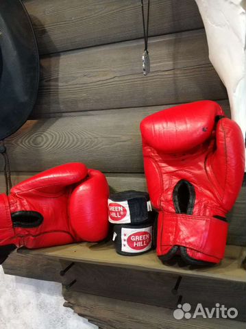 Боксерские перчатки