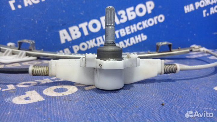 Задний правый стеклоподъемник Renault Megane 1