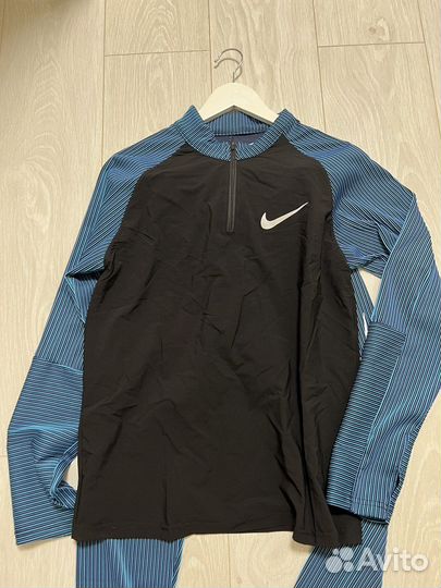 Беговой костюм Nike