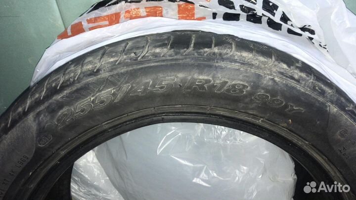 Pirelli P Zero Luxury Saloon 255/45 R18 90