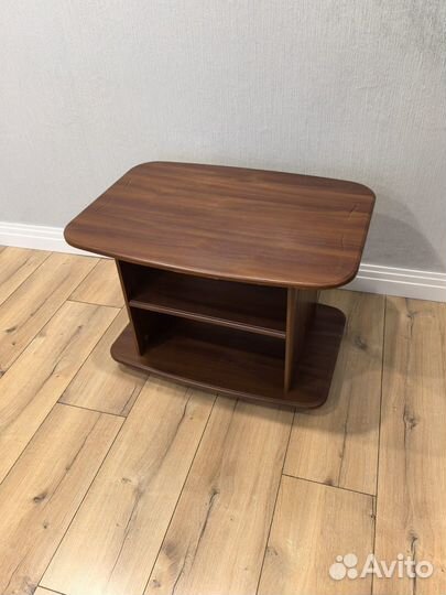 Стол журнальный на колёсиках 79х57х54 б/у