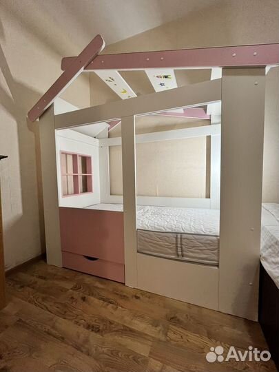 Детская кровать домик