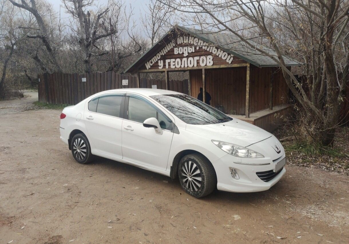 Peugeot 408: фото владельца