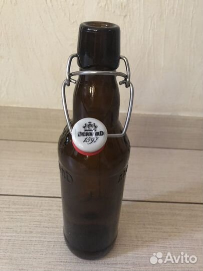 Бутылка с бугельной крышкой