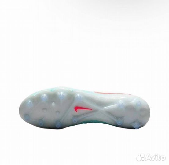 Футбольные бутсы nike phantom gx