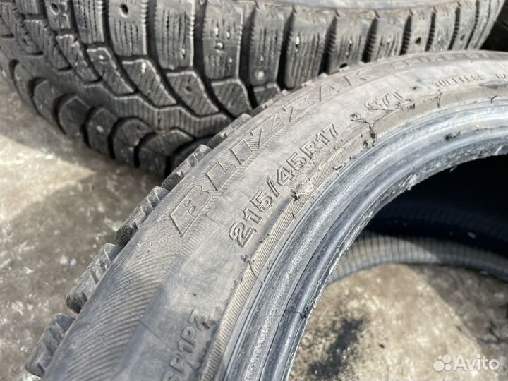 Bridgestone Blizzak Spike-01 215/45 R17