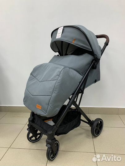 Прогулочная коляска luxmom w3