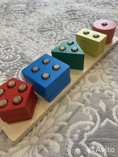 Развивающие игрушки для малышей