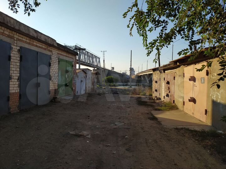 Гараж, > 30 м²