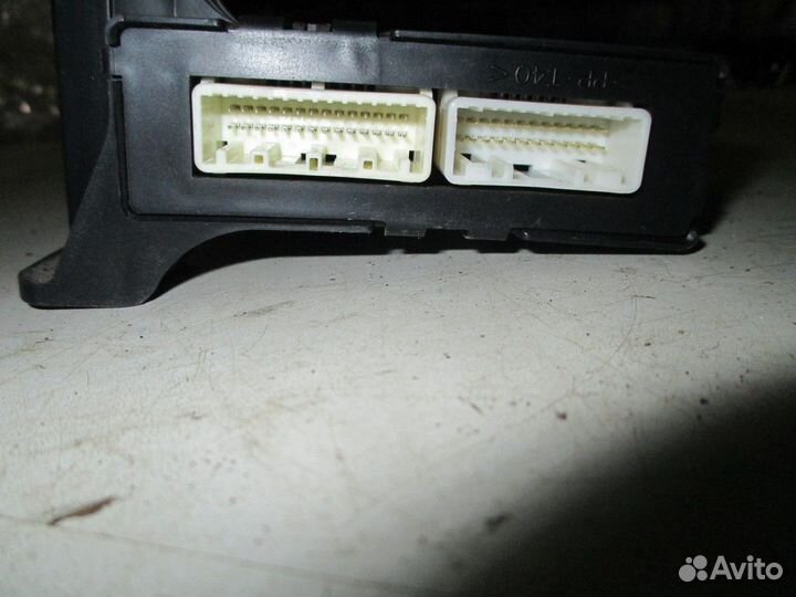 Блок управления кондиционера (Toyota RAV4)