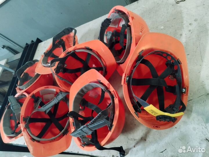 Каска строительная бу