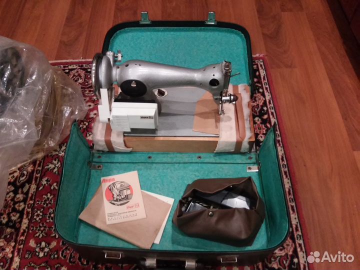 Продам 2 швейные машины