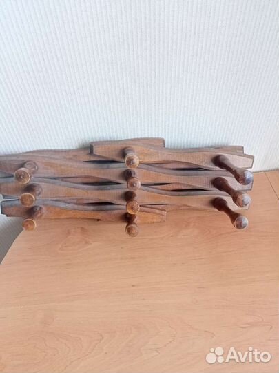 Вешалка настенная