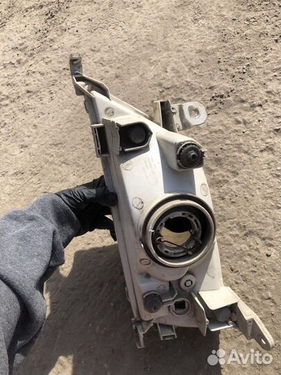 Фара левая toyota carina