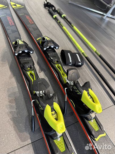 Горные лыжи Fischer RC4 The Curv