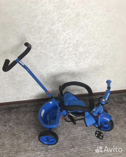 Трёхколёсный велосипед-коляска с ручкой
