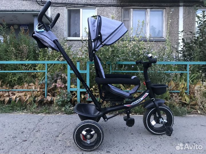 Трехколесный велосипед