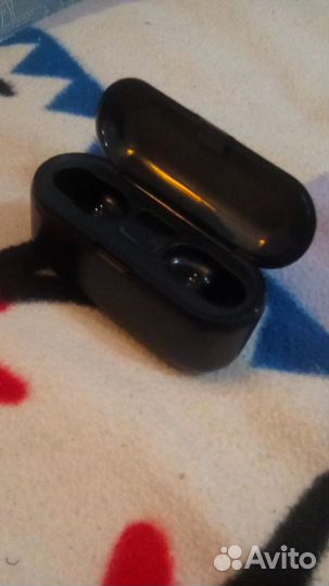 Обменяю кейс от бес.проводных f9