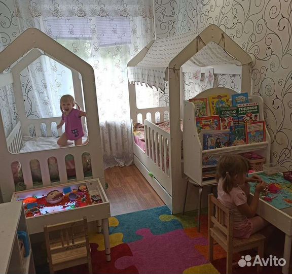 Детская кроватка домик