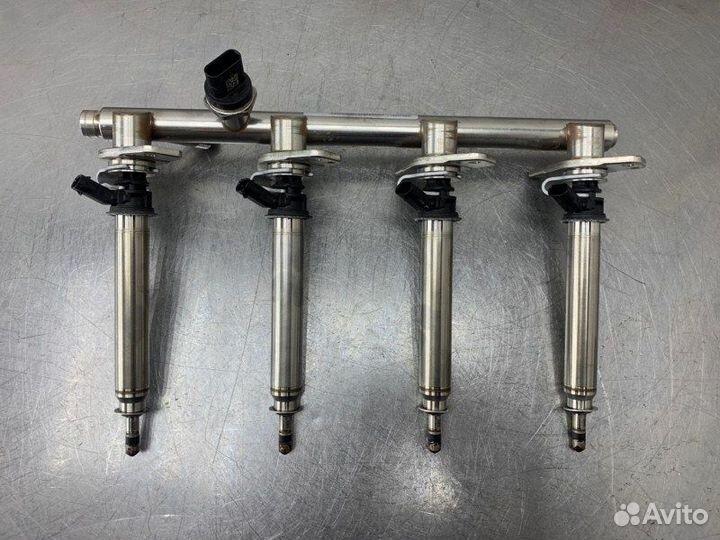 Топливная рампа Mercedes C-Class W205 M274 2.0