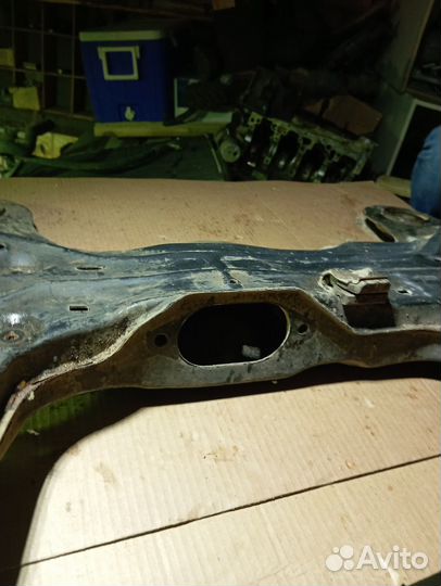 Подрамник a4 skoda 1,6