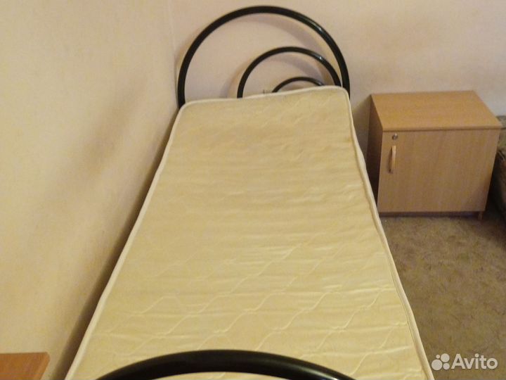 Кровать с матрасом бу