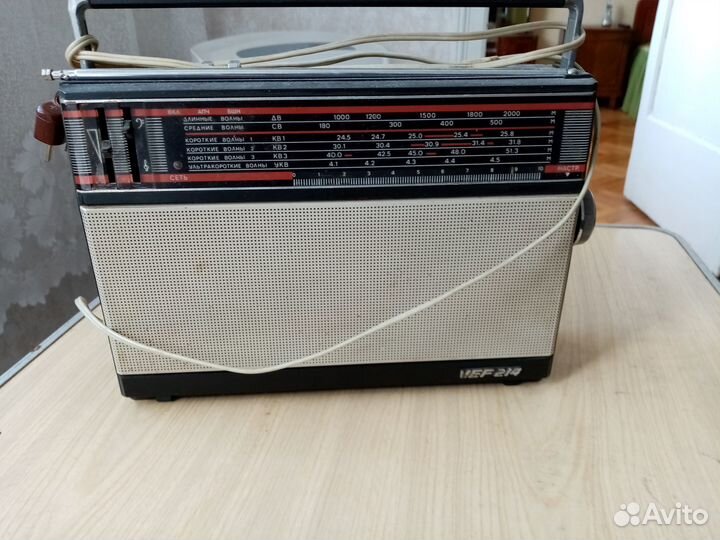 Радиоприемник VEF (вэф) - 214 СССР (б/У)