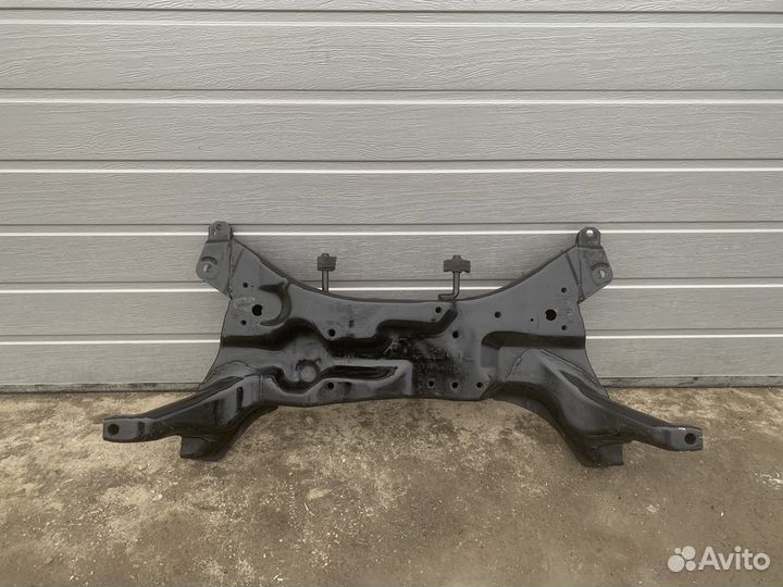 Подрамник передний на mitsubishi lancer 9