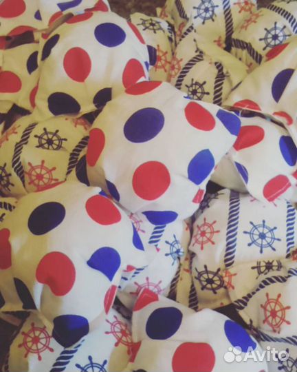 Мягкие бортики в кроватку в стиле бомбон