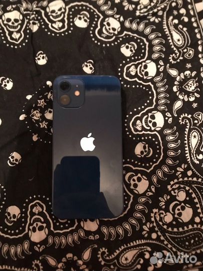 iPhone 12, 64 ГБ