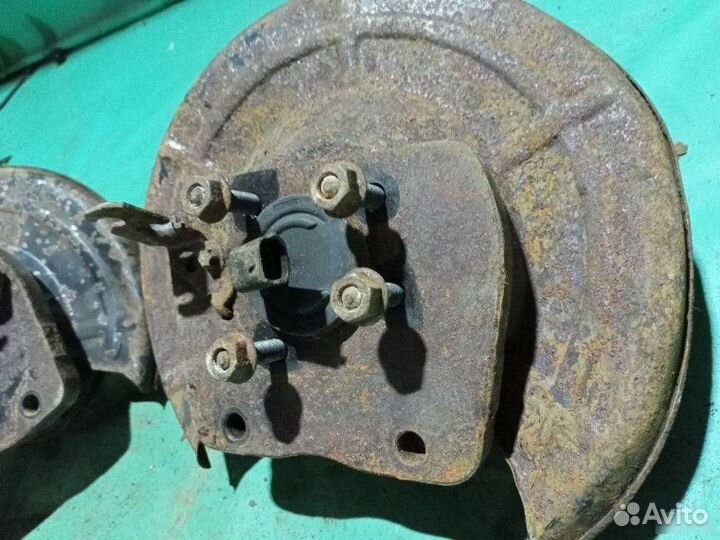 Кулак Opel Astra H