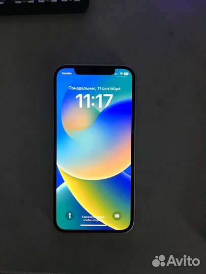Телефон iPhone 12