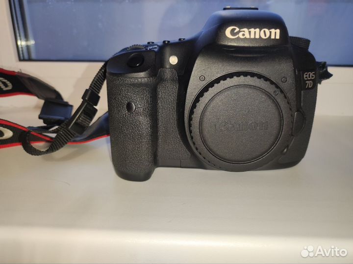Зеркальный фотоаппарат canon 7d