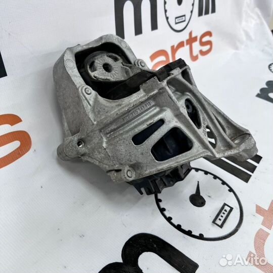 Подушка двигателя левая Audi Q8 2019