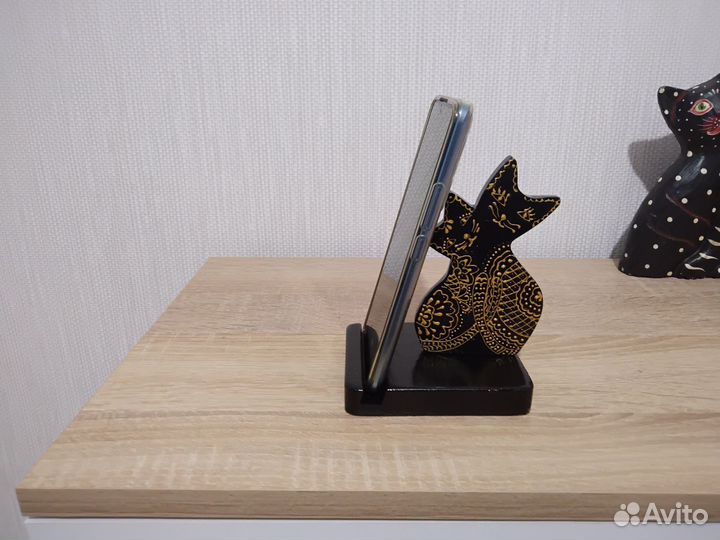 Подставка для телефона из дерева