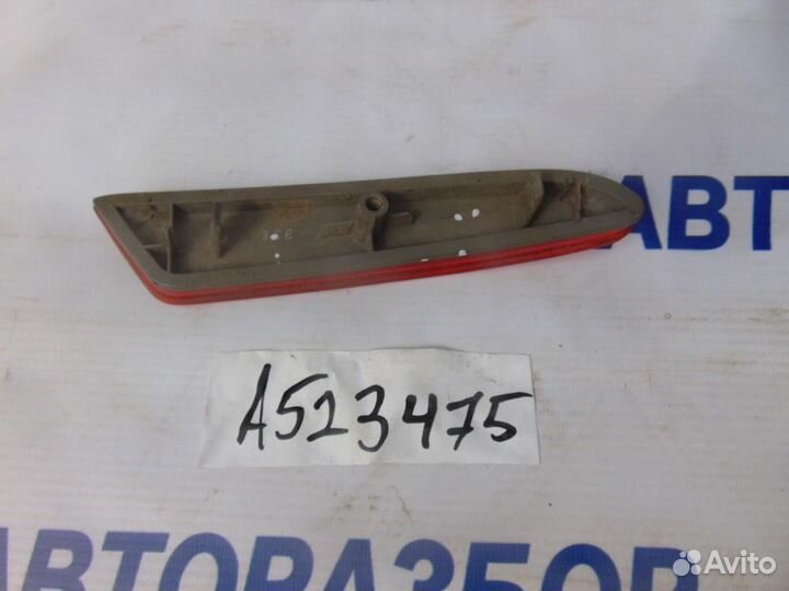 Отражатель в бампер задний правый для Toyota Duet