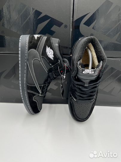 Кроссовки зимние