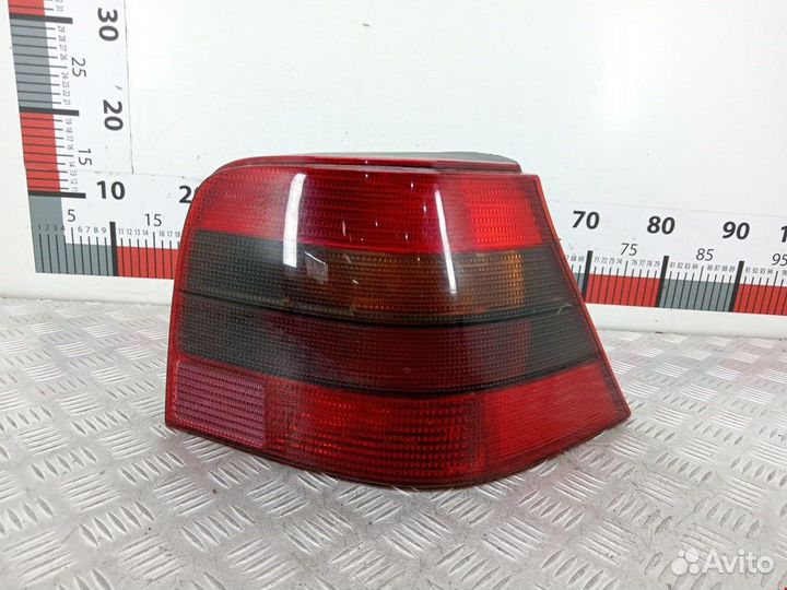 Фонарь задний для Volkswagen Golf 4 1J6945096T