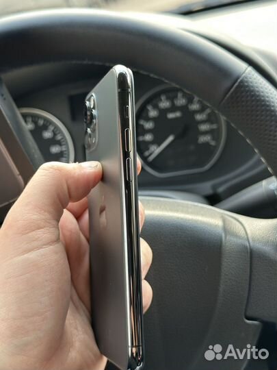 iPhone 11 Pro, 64 ГБ
