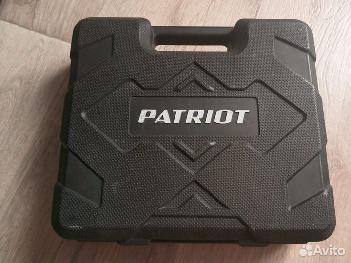Шуруповерт patriot. 12вольт.2 аккумулятора Зарядка