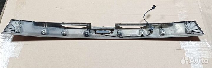 Накладка крышки багажника Kia Venga 1