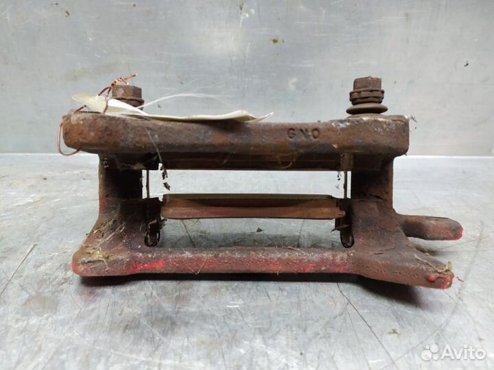 Скоба суппорта заднего левого Audi A4 B8